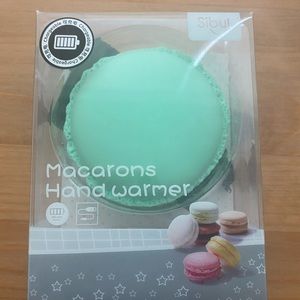 Macaroons hand warmer